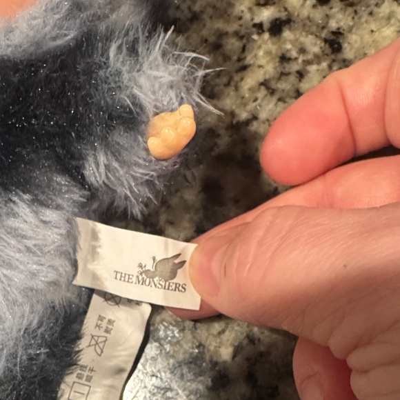 Labubu 😵💫 - Picture 2 of 3